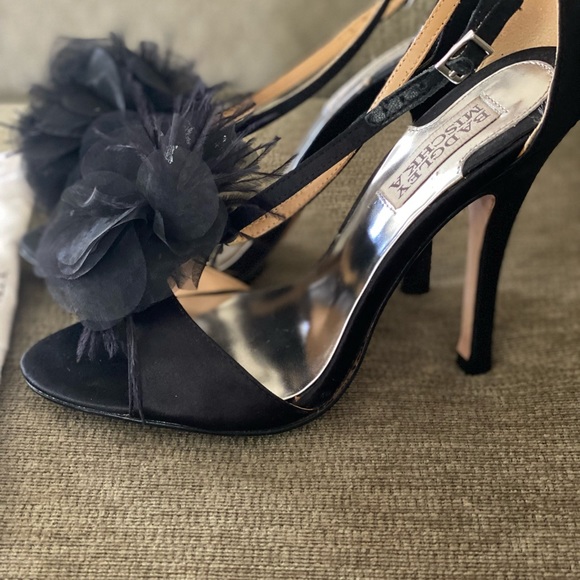 Badgley Mischka black heels size 6. - Picture 4 of 4